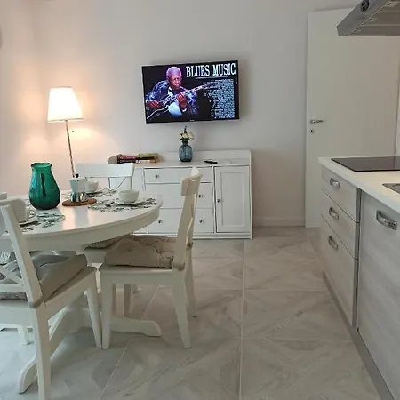 Casa Vacanze Riviera Apartment *
